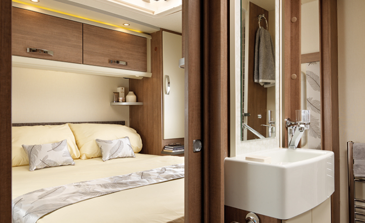 Alaria TR Rear Island Bed