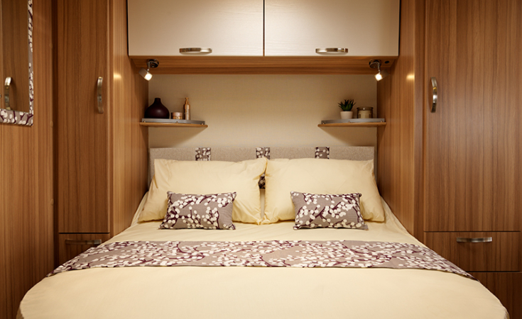 Lexon 560 Transverse Island Bed