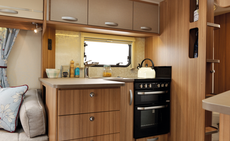 NEW Quasar 696 Kitchen