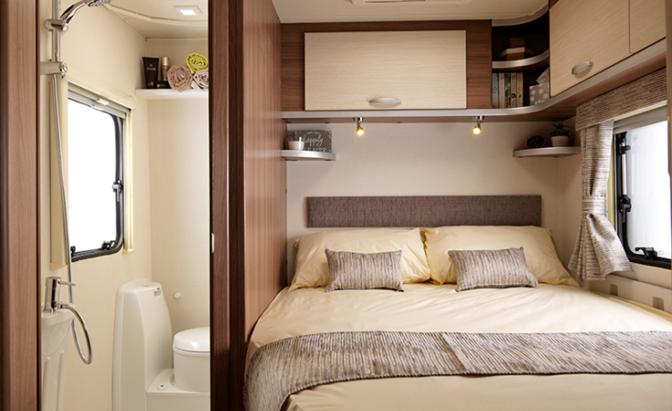 Venus 620 Rear Double Bed
