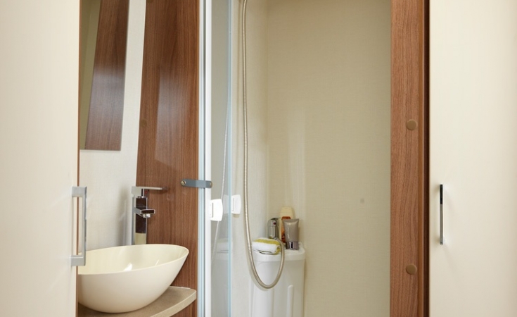Venus 460 Washroom