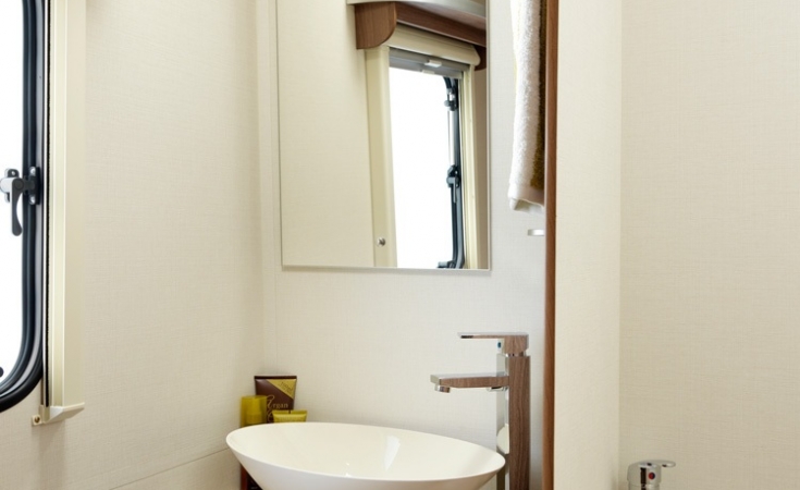 Venus 580 washroom